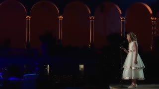 استعداد فوق العاده این دختر بچه در خوانندگی