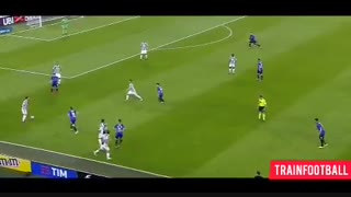 منتخب حرکات تکنیکی داگلاس کاستا در یوونتوس (یکی از بهترین هافبک راستهای جهان)